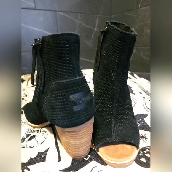 Tom's Open Toe heels - Picture 3 of 3